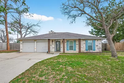 805 Camelot Lane, Friendswood, TX 77546 - Photo 2