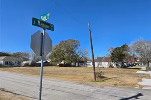 612 S Mechanic St, El Campo, TX 77437 - Photo 4