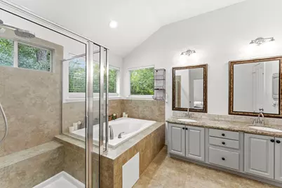 42 W Gaslight Place, The Woodlands, TX 77382 - Photo 24