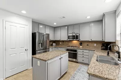 42 W Gaslight Place, The Woodlands, TX 77382 - Photo 20