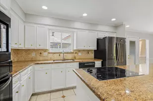 7715 Brush Wood Dr, Houston, TX 77088 - Photo 12