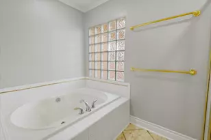7715 Brush Wood Dr, Houston, TX 77088 - Photo 22