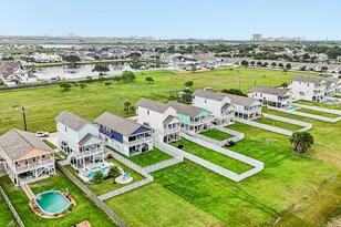 2435 103rd St, Galveston, TX 77554 - Photo 48