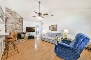 12118 Kirkholm Dr, Houston, TX 77089 - Photo 8