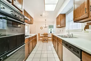 12118 Kirkholm Dr, Houston, TX 77089 - Photo 14