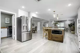9214 Bintliff Dr, Houston, TX 77074 - Photo 12