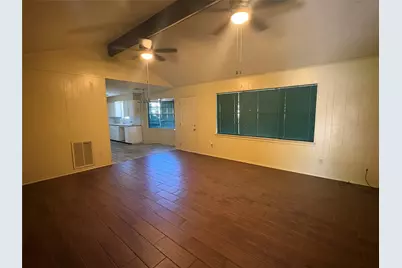 118 Honeysuckle Street, Lake Jackson, TX 77566 - Photo 4