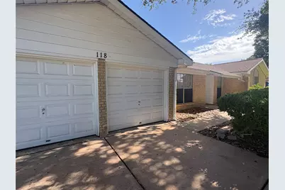118 Honeysuckle Street, Lake Jackson, TX 77566 - Photo 2