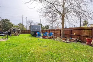 2723 Postoffice, Galveston, TX 77550 - Photo 28