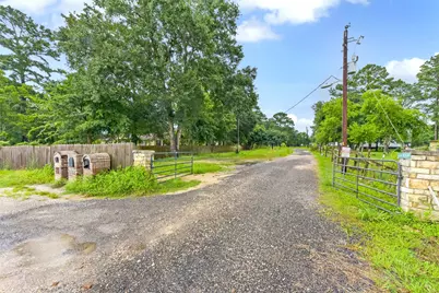 19757 Dorris Drive, Magnolia, TX 77355 - Photo 2