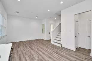 9024 Laverne Laurel Ln, Houston, TX 77080 - Photo 14