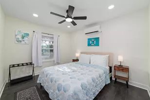 1302 56th St, Galveston, TX 77551 - Photo 20