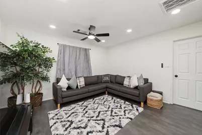 1302 56th Street, Galveston, TX 77551 - Photo 4