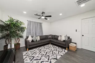 1302 56th St, Galveston, TX 77551 - Photo 4