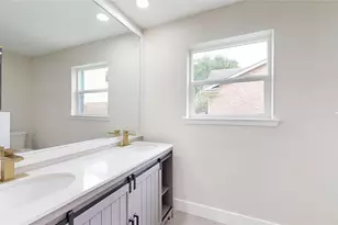 9867 Sageroyal Ln, Houston, TX 77089 - Photo 12