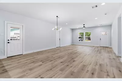 7040 Kinney Street, Houston, TX 77087 - Photo 24