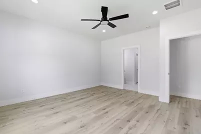 7040 Kinney Street, Houston, TX 77087 - Photo 32