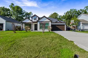 404 Candlelight Ln, Livingston, TX 77351 - Photo 2
