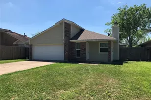 4814 Big Reef Dr, Bacliff, TX 77518 - Photo 1