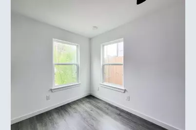 8122 Sterling Shire Street #B, Houston, TX 77078 - Photo 10
