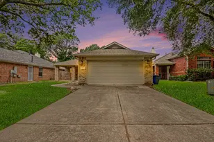 1816 Sherwood Forest Cir, League City, TX 77573 - Photo 1