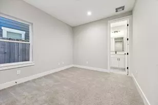812 Thornton St, Houston, TX 77018 - Photo 10