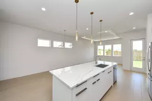 9139 La Pau Ln, Houston, TX 77051 - Photo 10