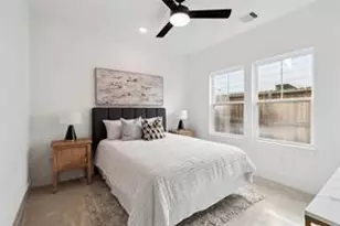 9020 Orange Spg Dr, Houston, TX 77080 - Photo 4