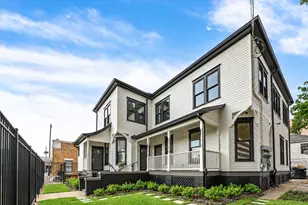 811 Stuart St, Houston, TX 77006 - Photo 2