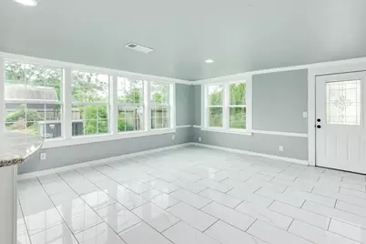 336 N Rockisland Street, Angleton, TX 77515 - Photo 4