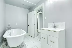 336 N Rock Island St, Angleton, TX 77515 - Photo 22