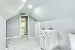 336 N Rock Island St, Angleton, TX 77515 - Photo 28