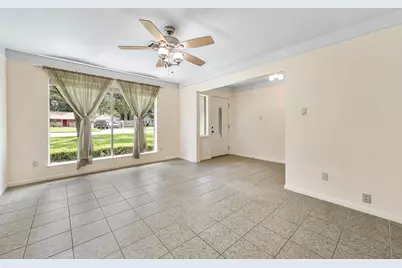 212 E Crestmont Drive, Alvin, TX 77511 - Photo 12