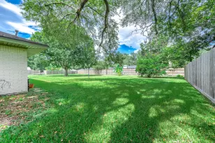 212 E Crestmont Dr, Alvin, TX 77511 - Photo 42