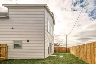 9204 Buffum St, Houston, TX 77051 - Photo 18