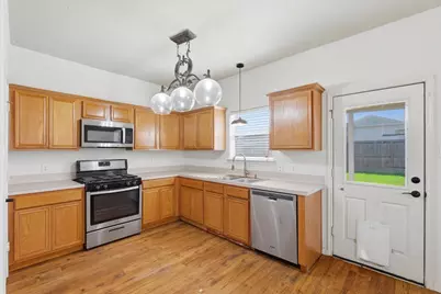 8319 Rusty Blackhaw Lane, Baytown, TX 77523 - Photo 6