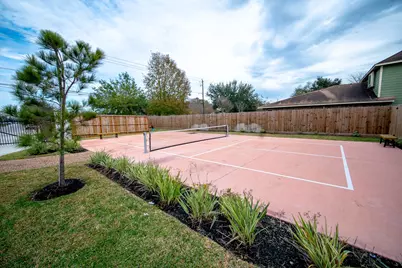 7611 Victory Reserve Street, Houston, TX 77088 - Photo 10