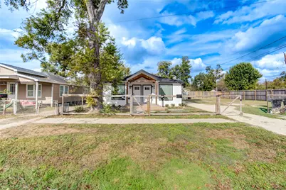 4049 Lucille Street #B, Houston, TX 77026 - Photo 2