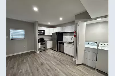 2810 Beauchamp Street #18, Houston, TX 77009 - Photo 8