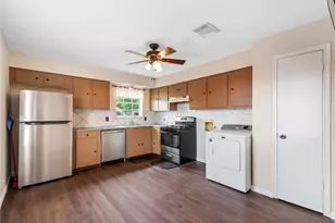 2102 Pearland Ave, Pearland, TX 77581 - Photo 10