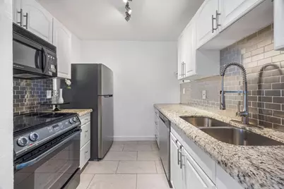 5711 Sugar Hill Drive #32, Houston, TX 77057 - Photo 12