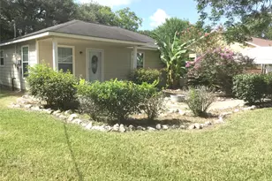 1006 2nd St, Louise, TX 77455 - Photo 1
