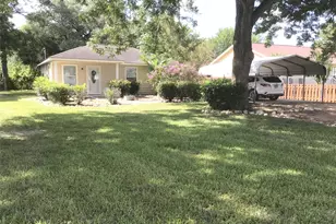 1006 2nd St, Louise, TX 77455 - Photo 2