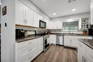 2610 Loganberry Cir, Seabrook, TX 77586 - Photo 16