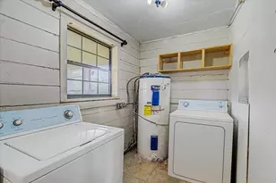 319 Oakland St, Baytown, TX 77520 - Photo 24