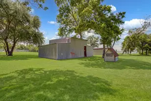 319 Oakland St, Baytown, TX 77520 - Photo 34