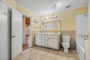 319 Oakland St, Baytown, TX 77520 - Photo 24