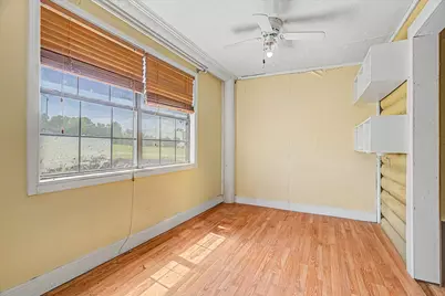 319 Oakland Street, Baytown, TX 77520 - Photo 22