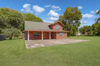319 Oakland Street, Baytown, TX 77520 - Photo 2