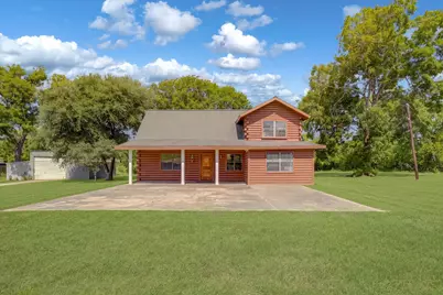 319 Oakland Street, Baytown, TX 77520 - Photo 1